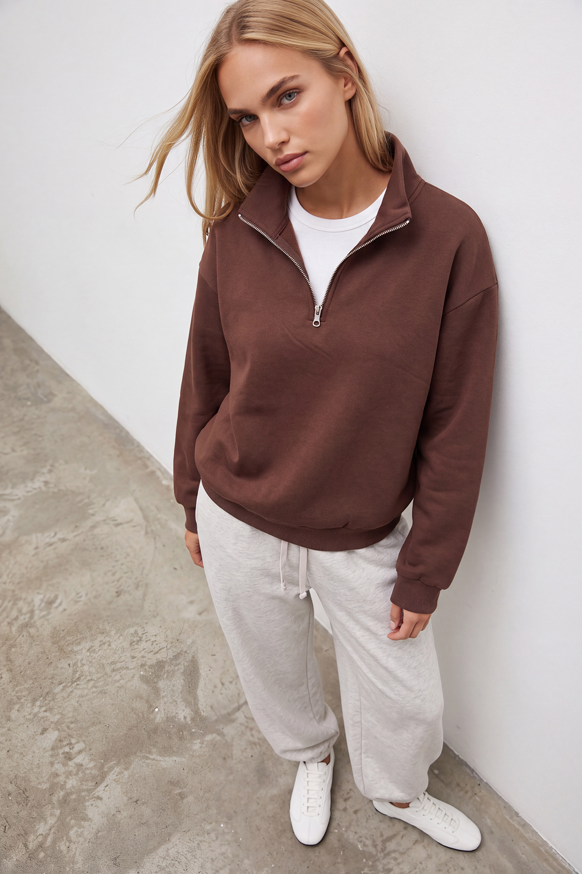 Kadın Kahverengi Dik Yaka Fermuarlı 3 İplik İçi Şardonlu Oversize Sweatshirt Alc-X15729