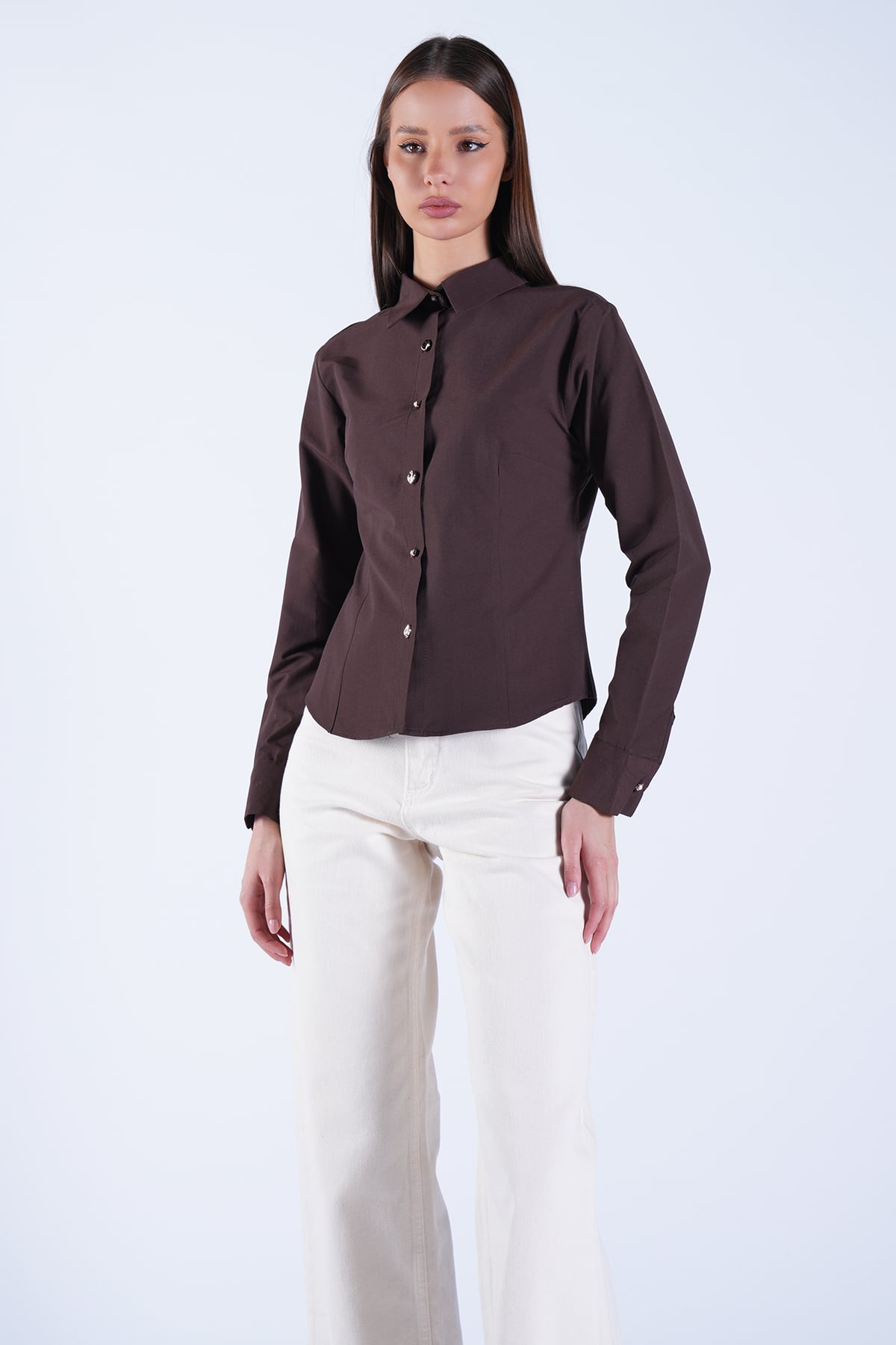Kadın Kahverengi Gold İnci Düğme Detaylı Pensli Slim Fit Poplin Gömlek Alc-X15114