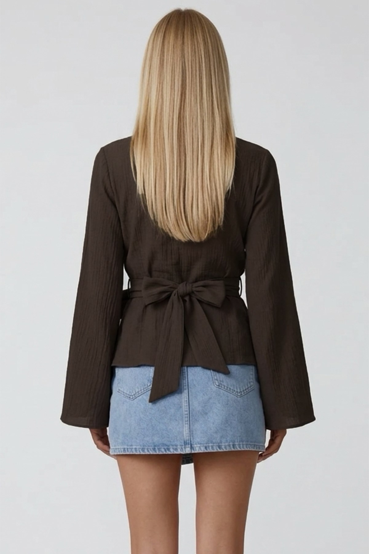 Kadın Kahverengi Kruvaze Yaka Eteği Fırfırlı Kendinden Kuşaklı Bürümcük Bluz Alc-X14428