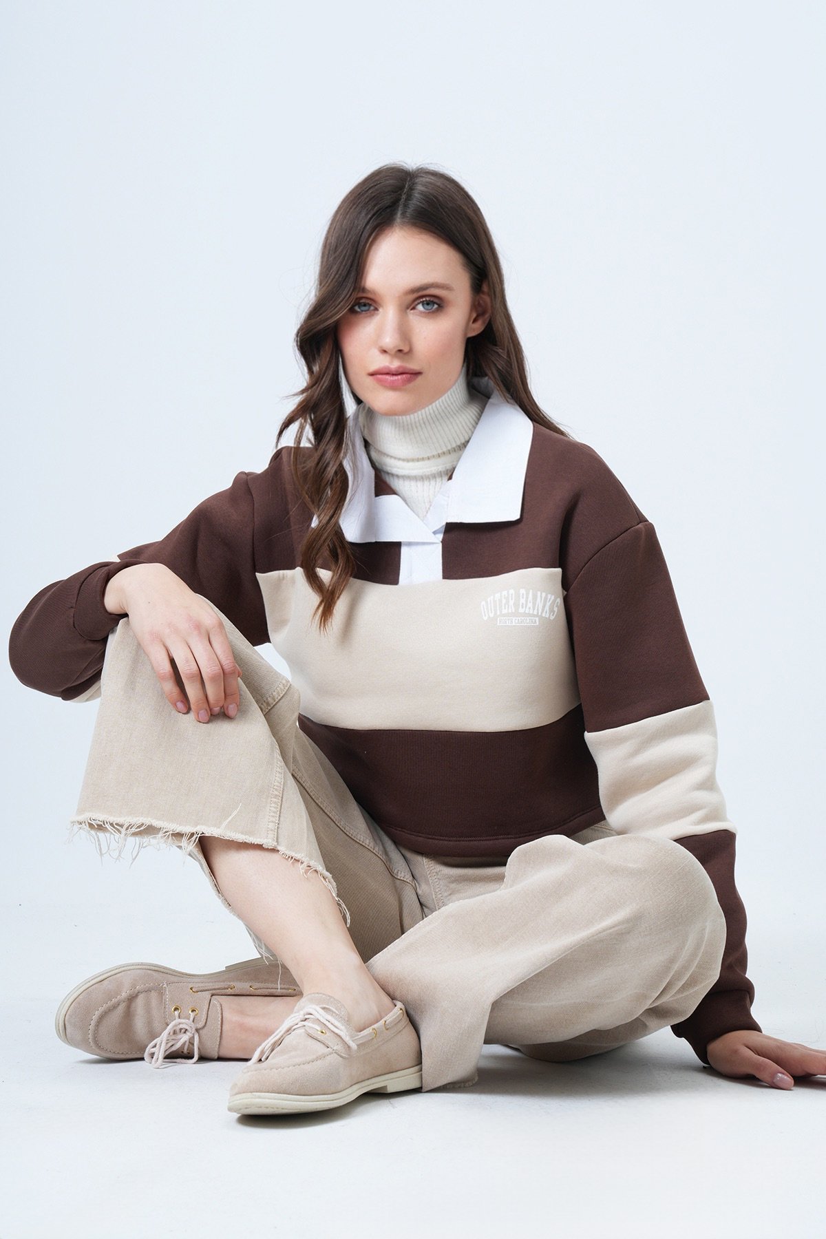 Kadın KAHVERENGİ Renk Bloklu Polo Yaka Sweatshirt VS01549