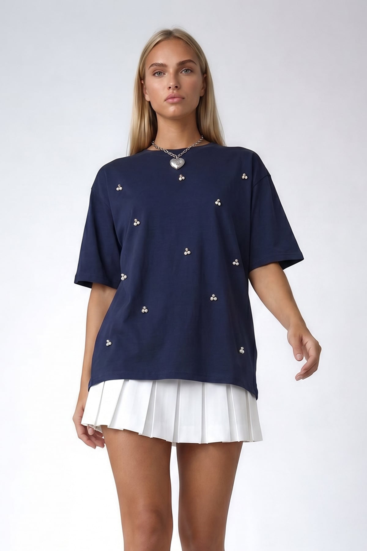 Kadın Lacivert Bisiklet Yaka Oversize İnci Ve Taş İşlemeli T-Shirt ALC-X11964