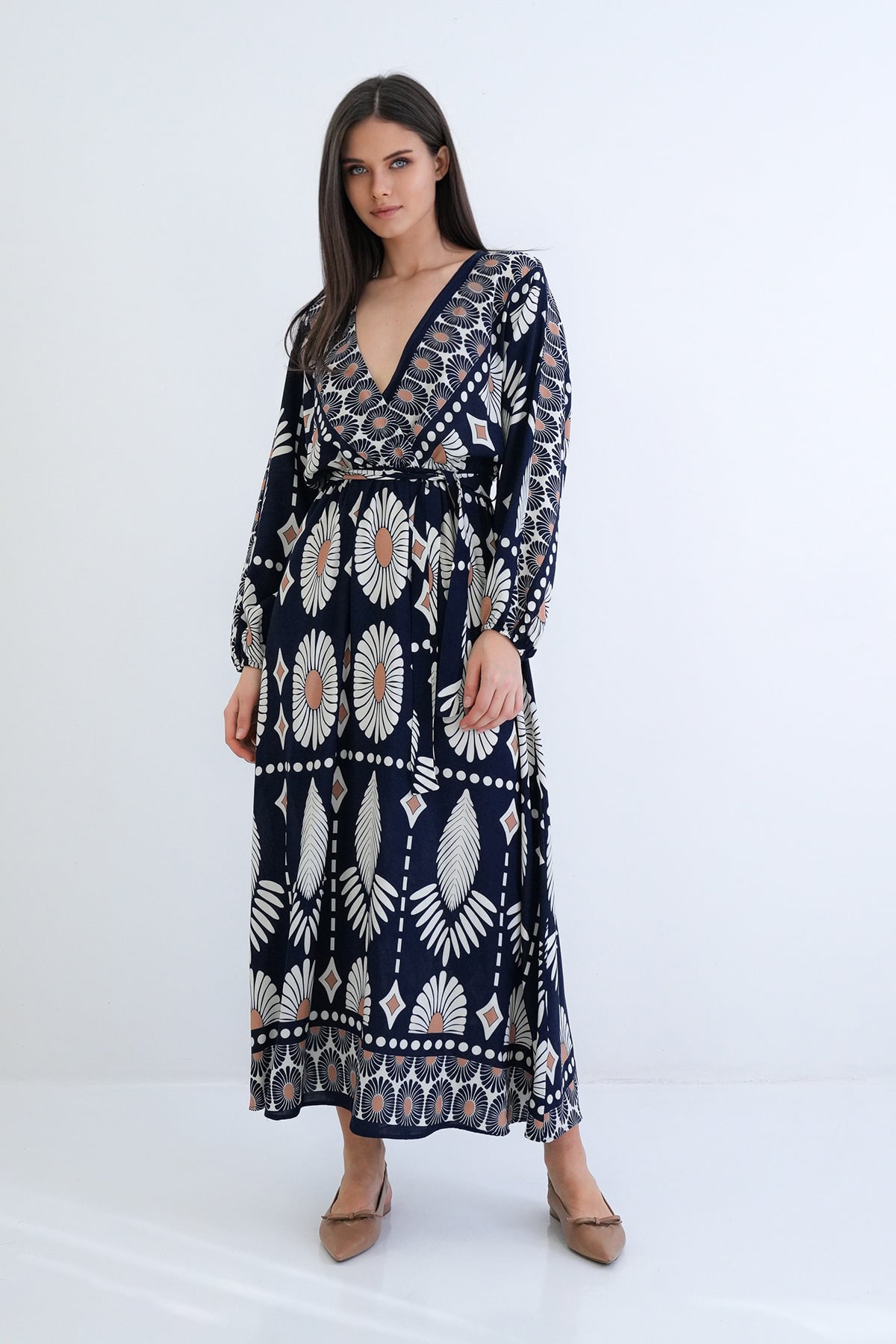 Kadın Lacivert V Yaka Etnik Desenli Maxi Boy Dokuma Yazlık Elbise Alc-X15275