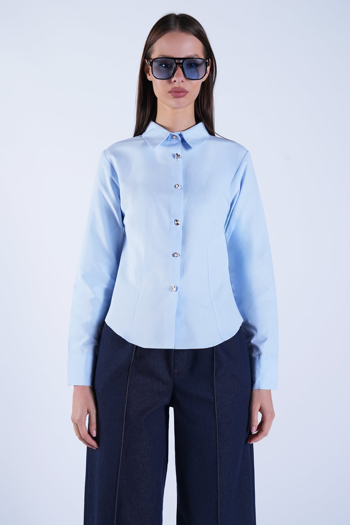 Kadın Mavi Gold İnci Düğme Detaylı Pensli Slim Fit Poplin Gömlek Alc-X15114
