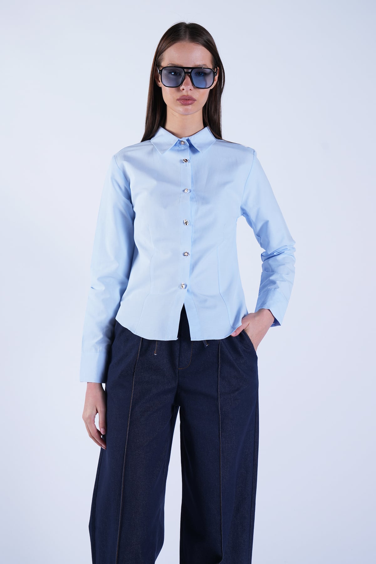 Kadın Mavi Gold İnci Düğme Detaylı Pensli Slim Fit Poplin Gömlek Alc-X15114