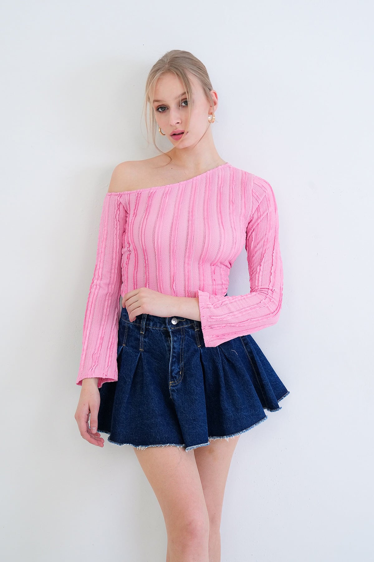 Kadın Pembe Tek Omuz İspanyol Kol Fırfır Kumaş Bluz Alc-X15421