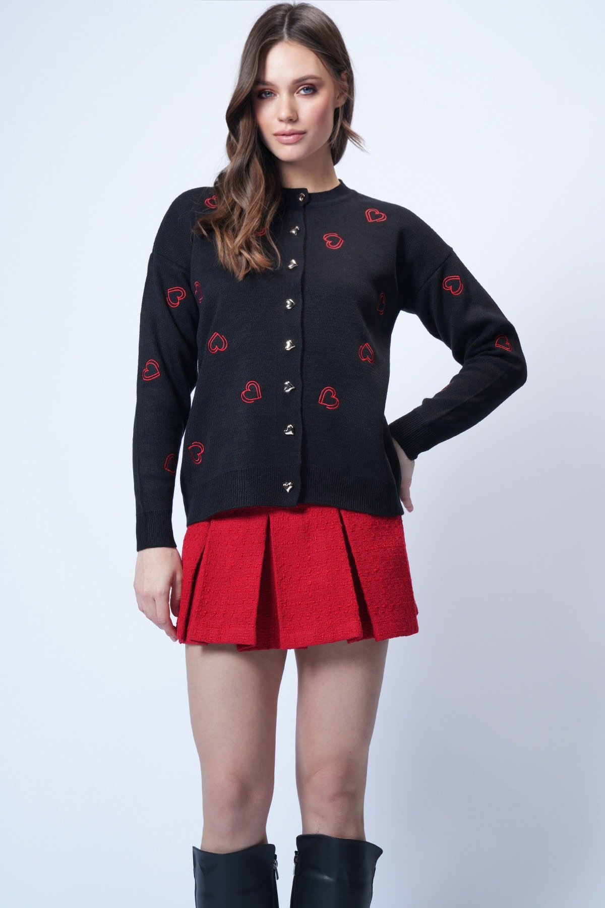 Kadın Siyah Bisiklet Yaka Kalp Nakışlı Triko Hırka Alc-X14756