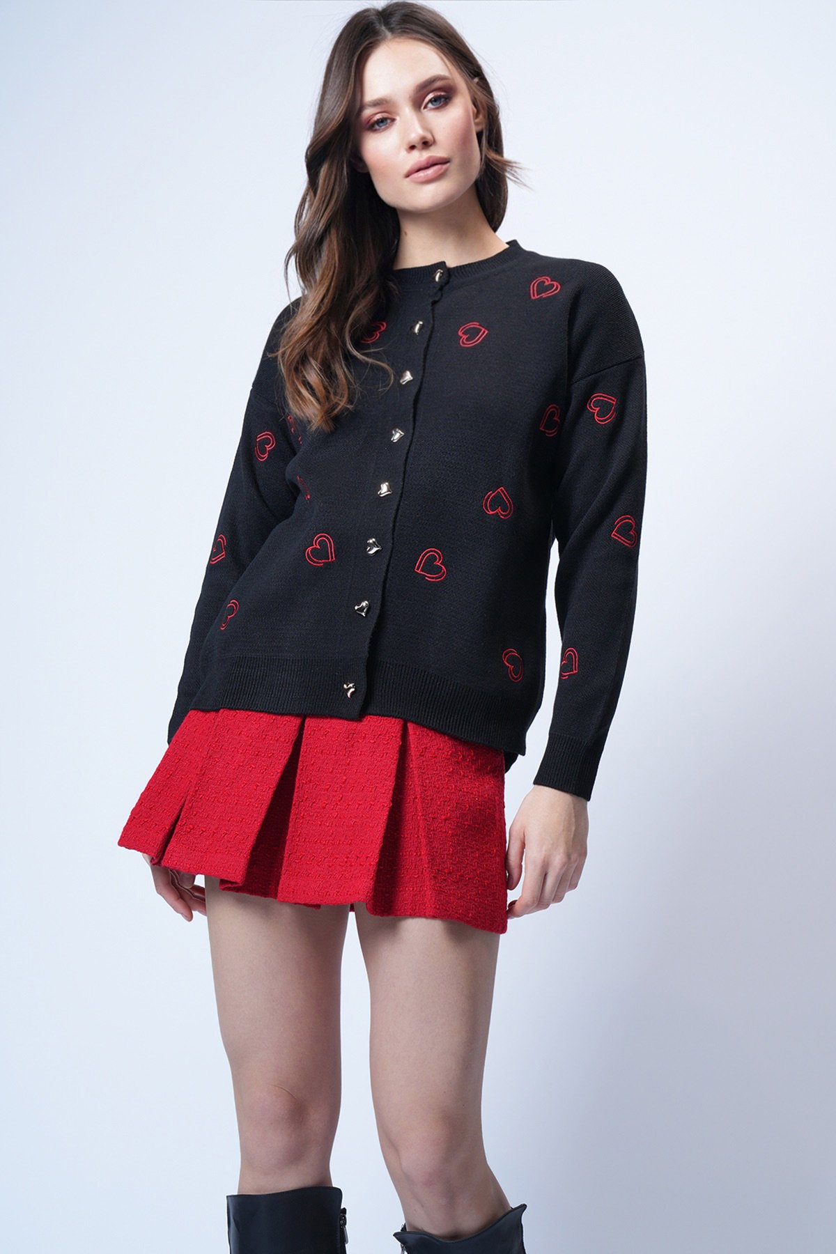 Kadın Siyah Bisiklet Yaka Kalp Nakışlı Triko Hırka Alc-X14756