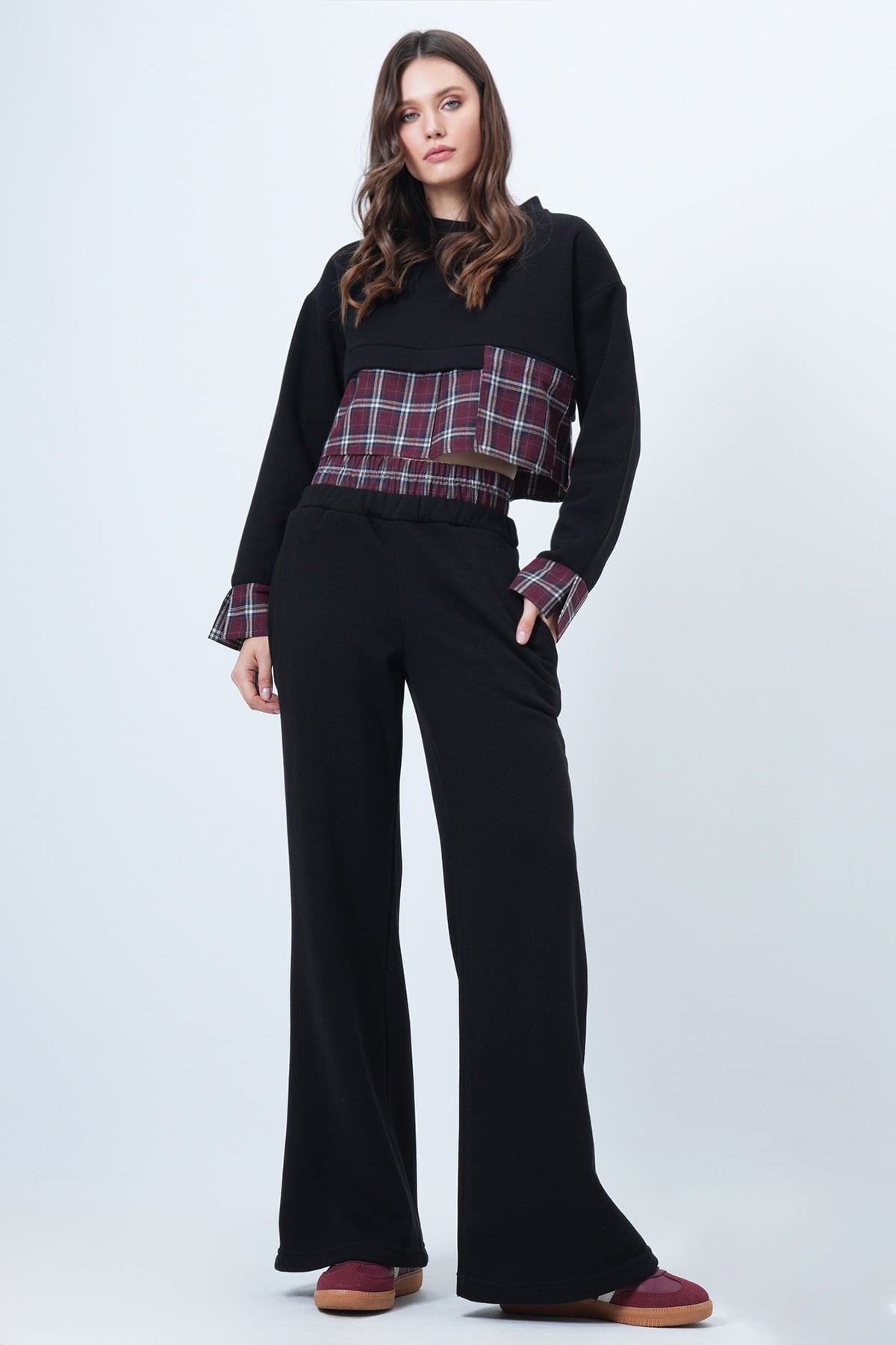Kadın SİYAH-BORDO Ekose Detaylı Sweatshirt Ve Geniş Paça Pantolon Takım VS01524