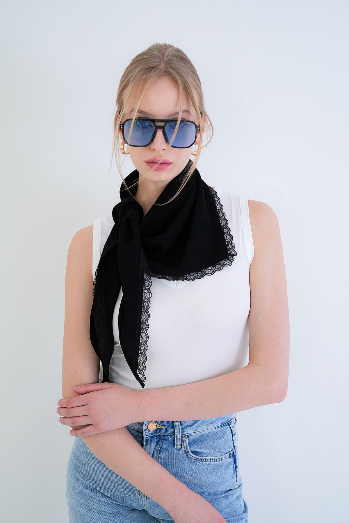 Kadın Siyah Dantel Detaylı Dokuma Bandana Alc-X15412