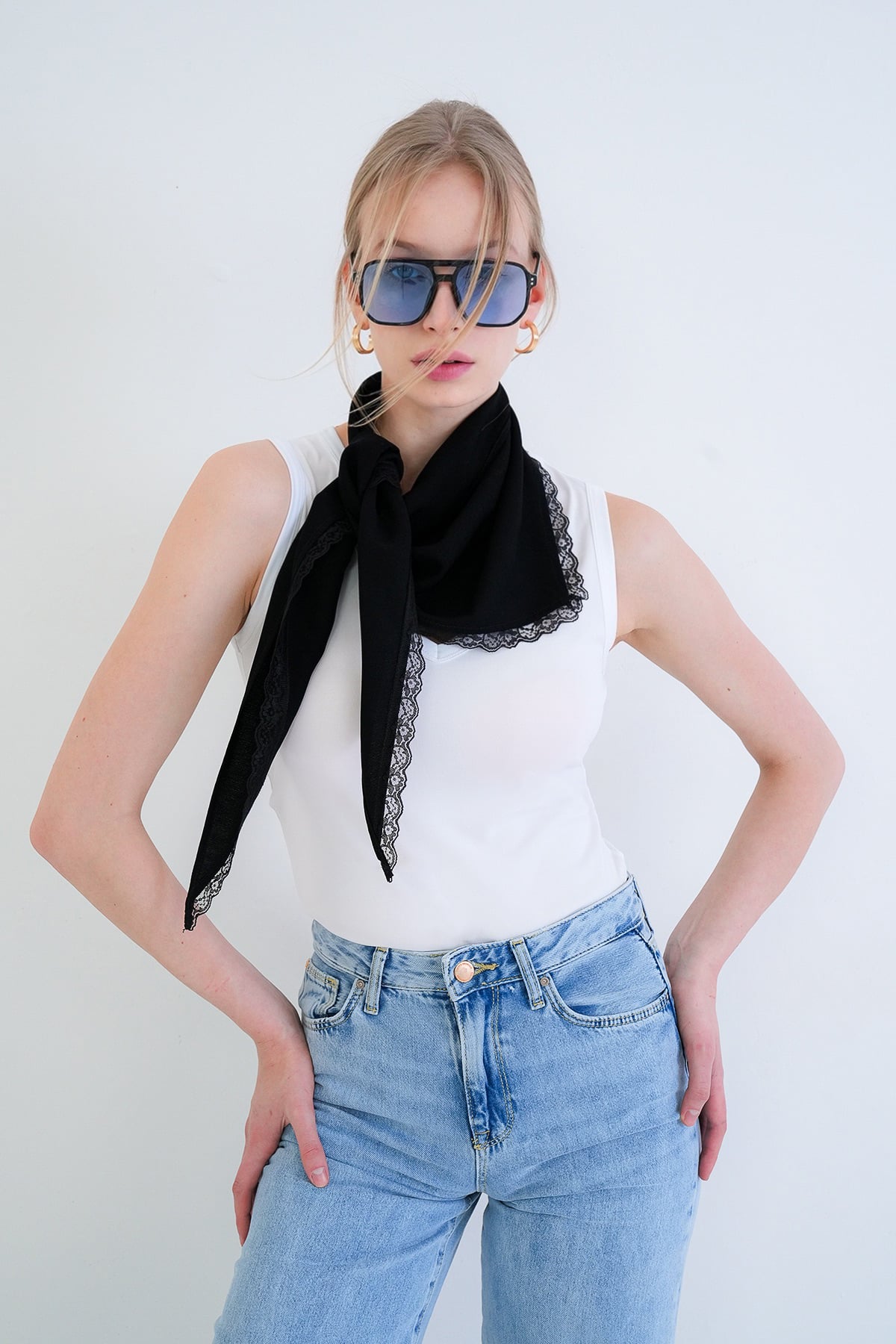 Kadın Siyah Dantel Detaylı Dokuma Bandana Alc-X15412