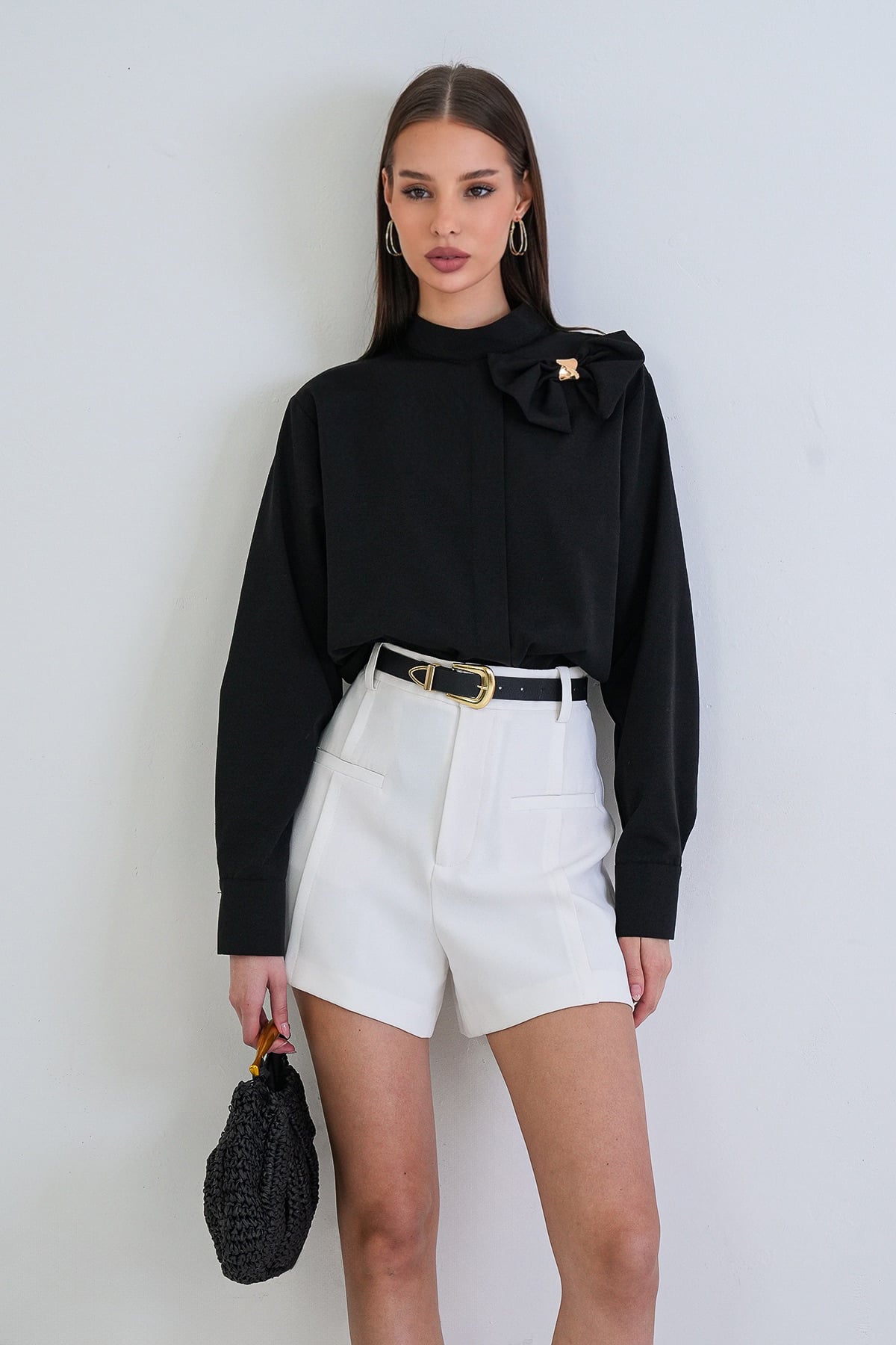 Kadın Siyah Dik Yaka Fiyonk Detaylı Manşet Kollu Poplin Bluz Alc-X15274