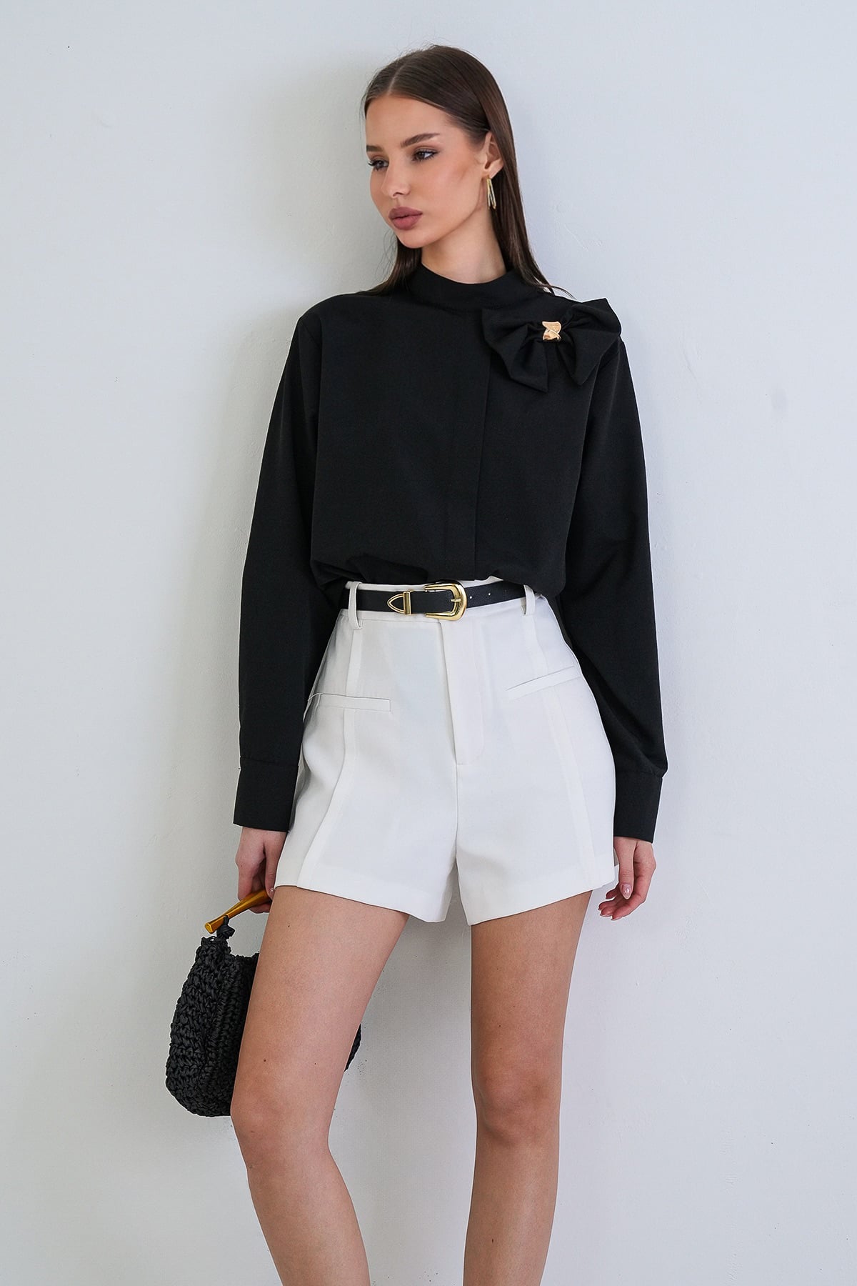 Kadın Siyah Dik Yaka Fiyonk Detaylı Manşet Kollu Poplin Bluz Alc-X15274