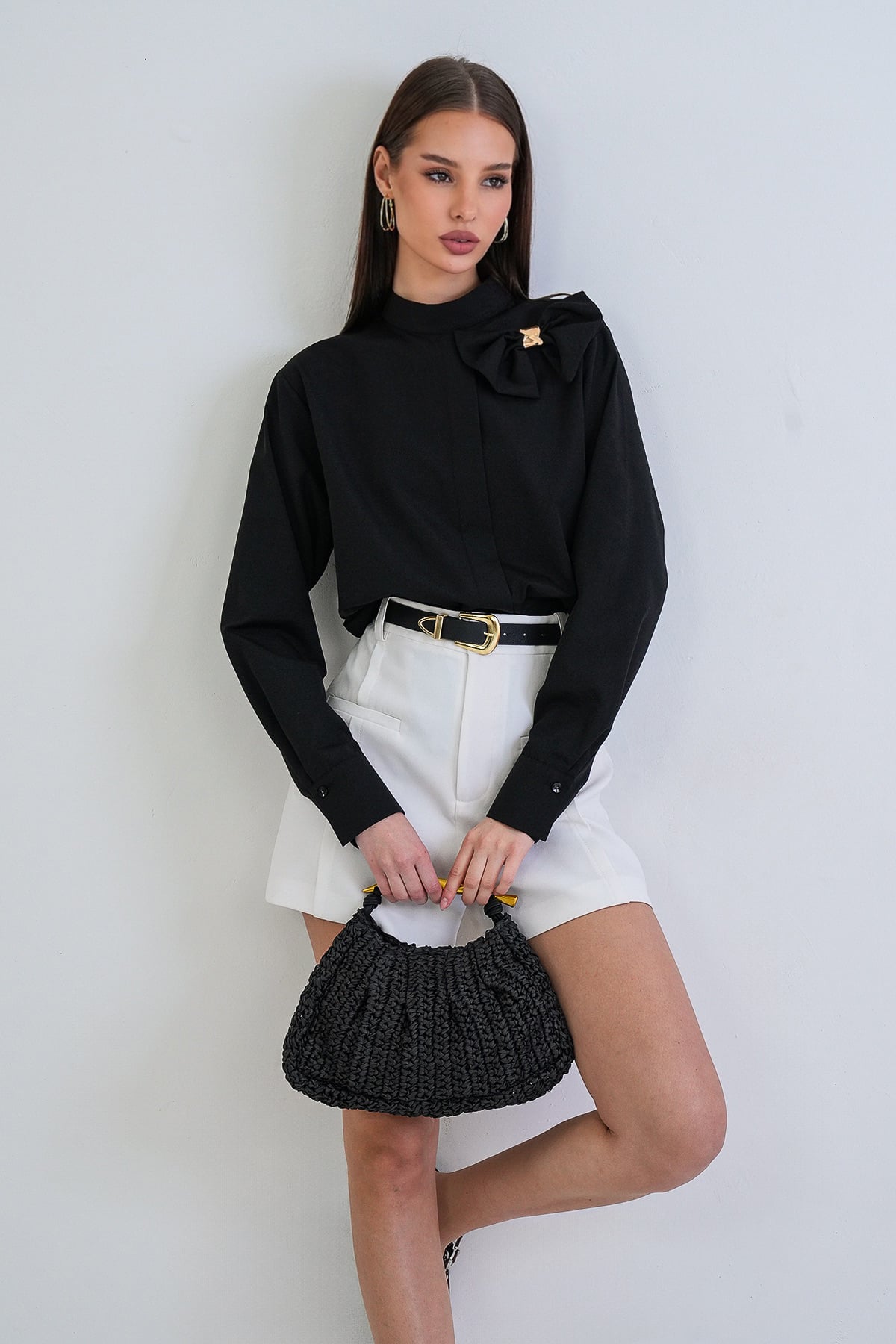 Kadın Siyah Dik Yaka Fiyonk Detaylı Manşet Kollu Poplin Bluz Alc-X15274