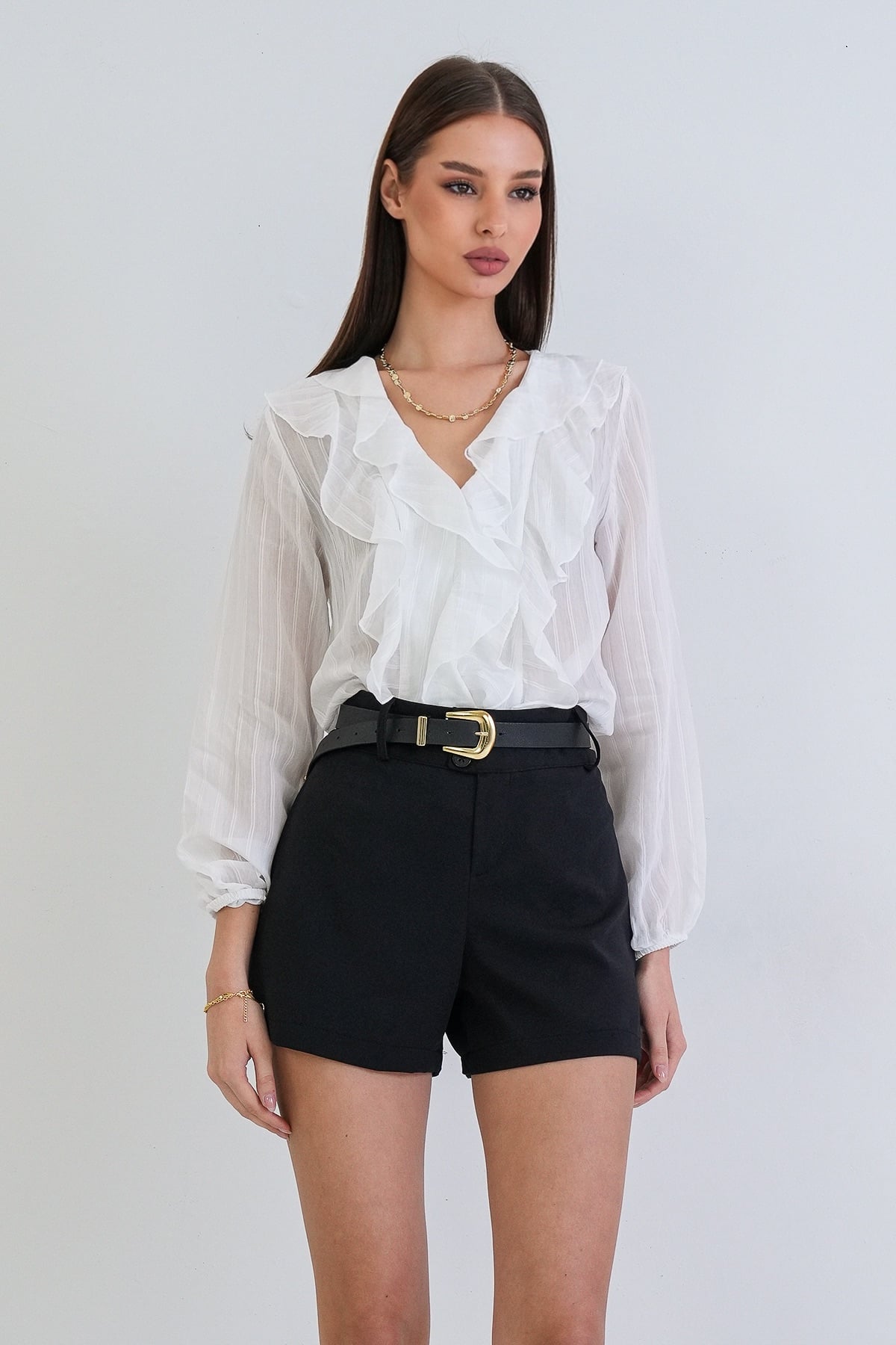 Kadın Siyah Geniş Kemerli Dokuma Mini Şort Alc-X15381