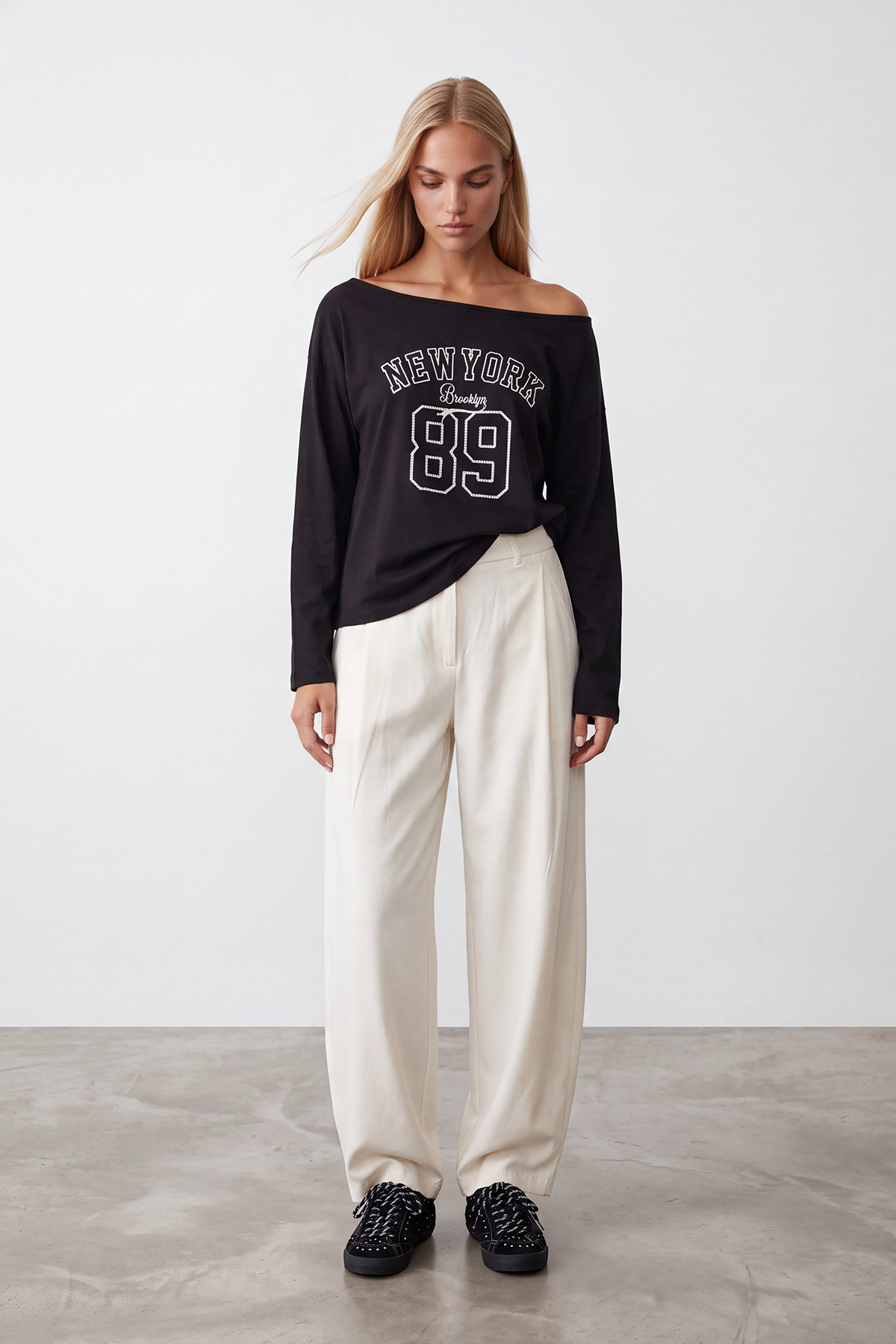 Kadın Siyah Kayık Yaka Baskılı Modal Sweatshirt Alc-X15731
