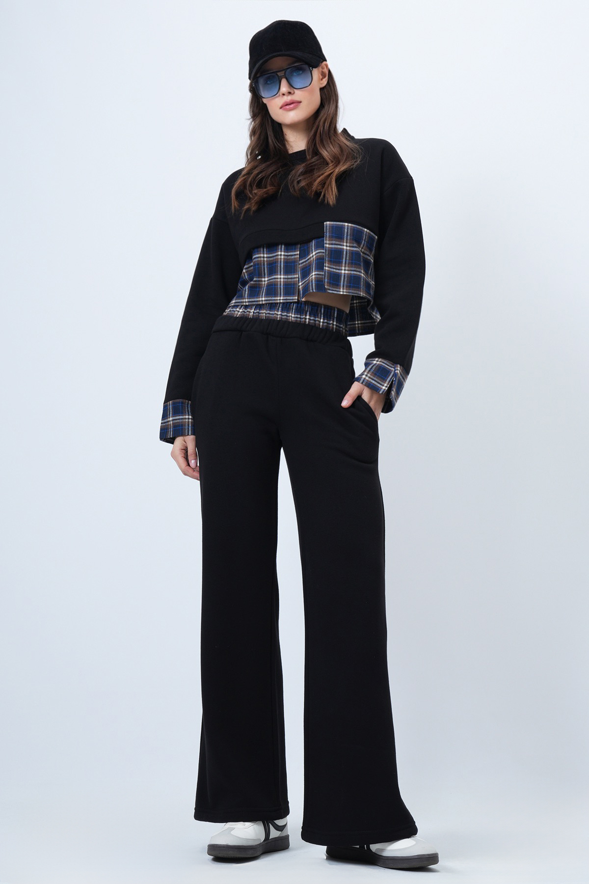 Kadın SİYAH-LACİVERT Ekose Detaylı Sweatshirt Ve Geniş Paça Pantolon Takım VS01524