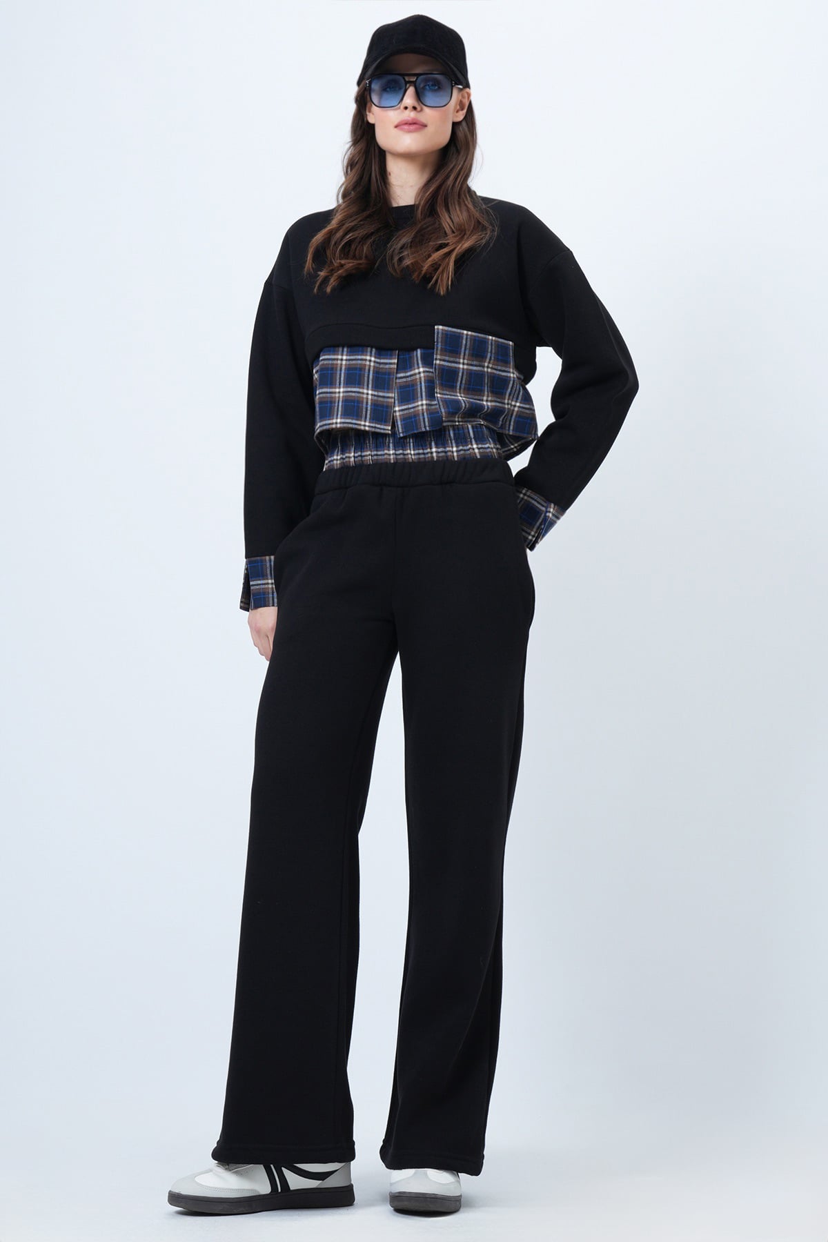 Kadın SİYAH-LACİVERT Ekose Detaylı Sweatshirt Ve Geniş Paça Pantolon Takım VS01524