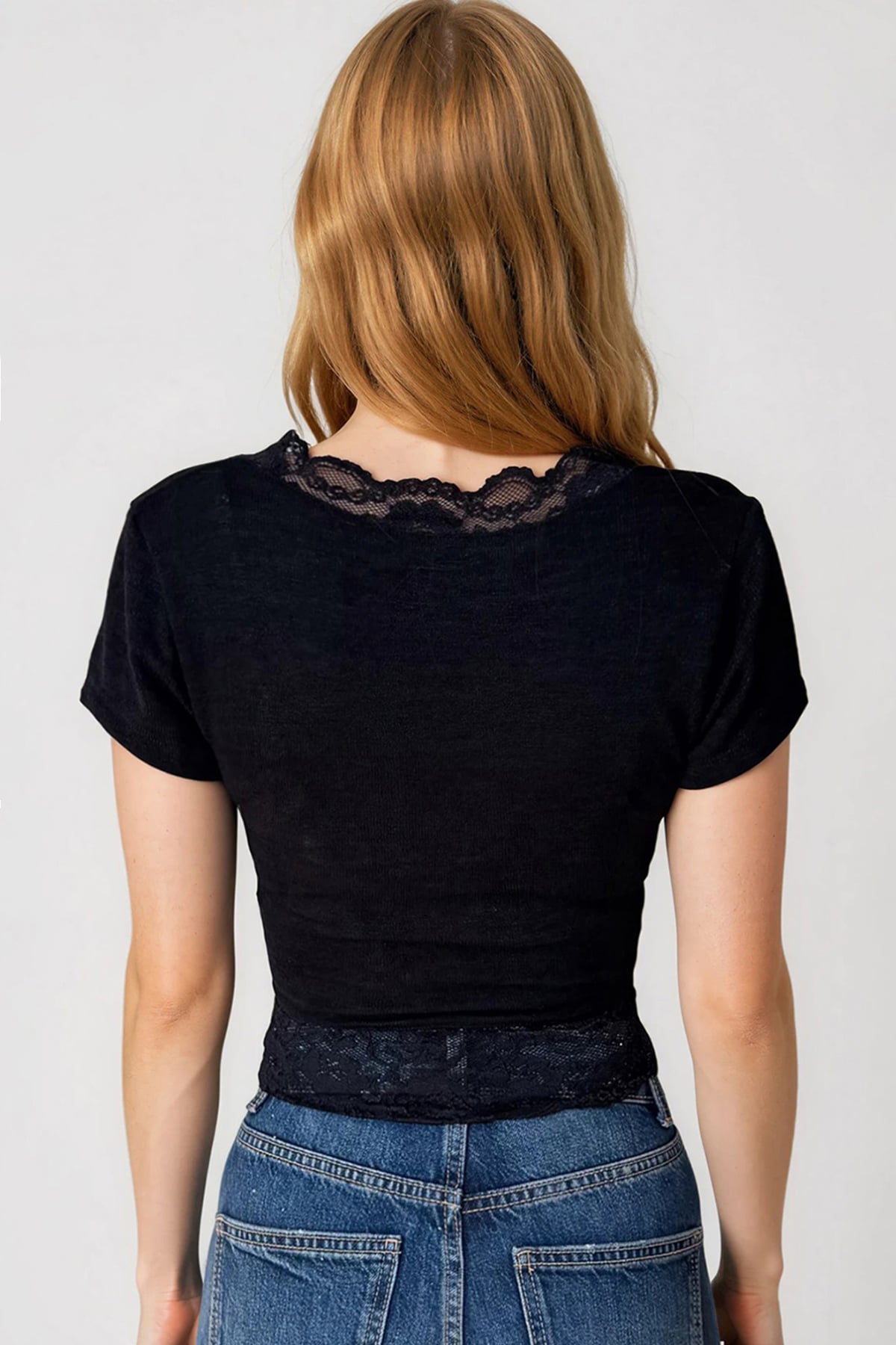 Kadın Siyah V Yaka Dantel Detaylı Crop Bluz Alc-X15433