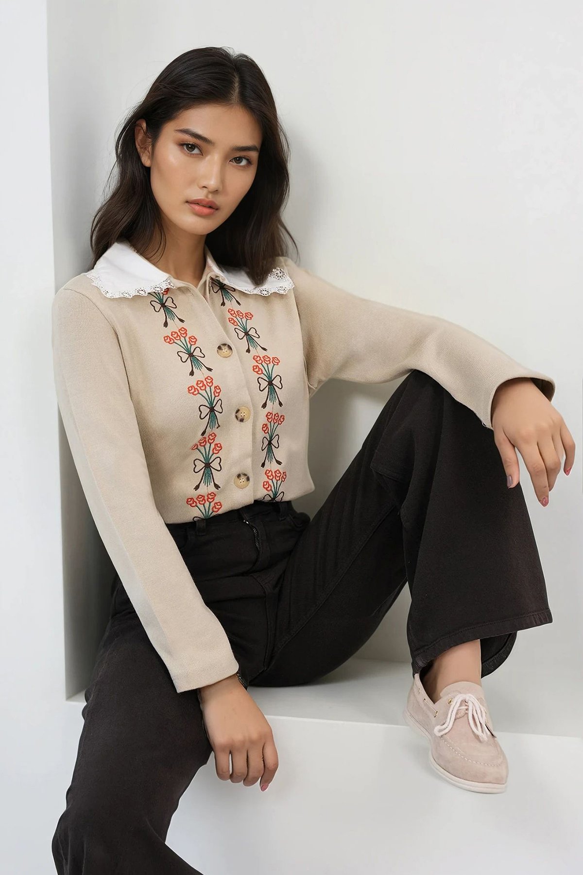 Kadın Taş Dantelli Gömlek Yaka Nakışlı Triko Hırka Alc-X14844