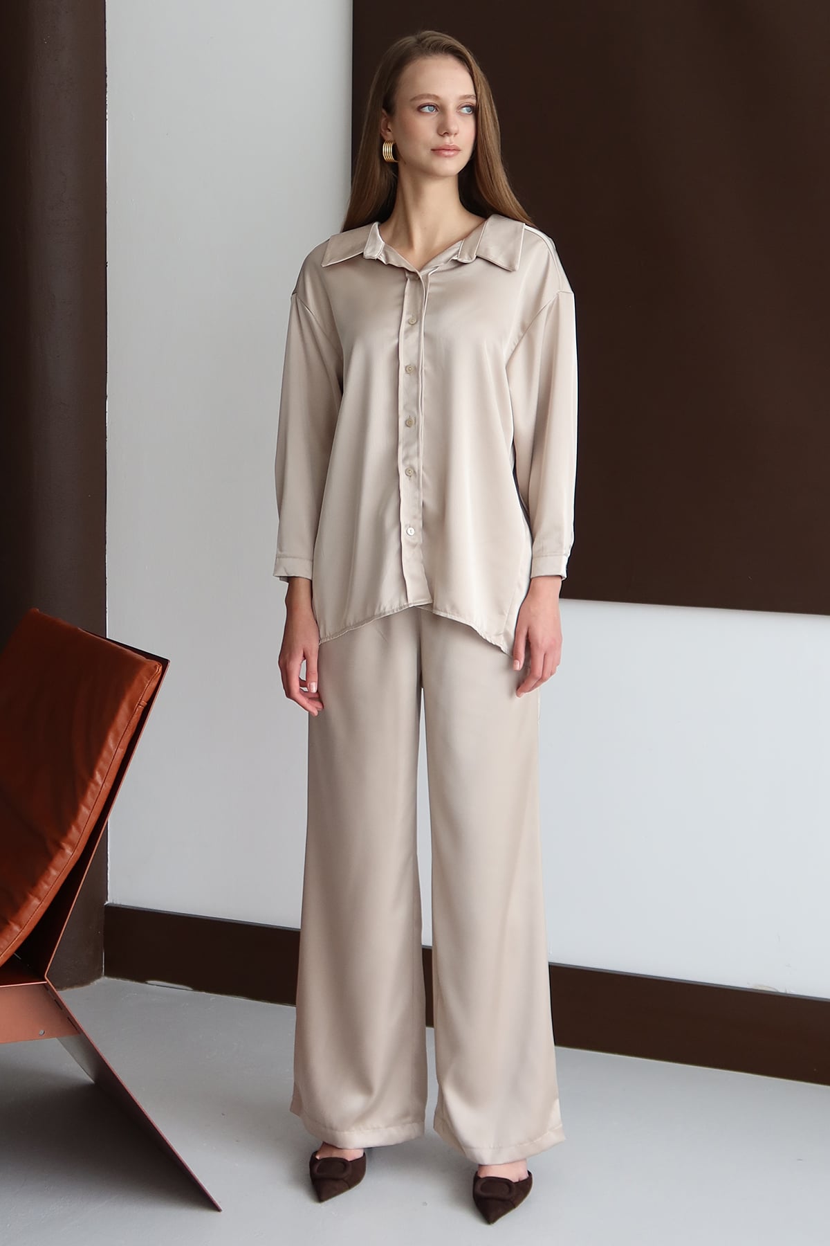 Kadın Taş Düğmeli Oversize Saten Gömlek ve Pantolon Takım VS01428