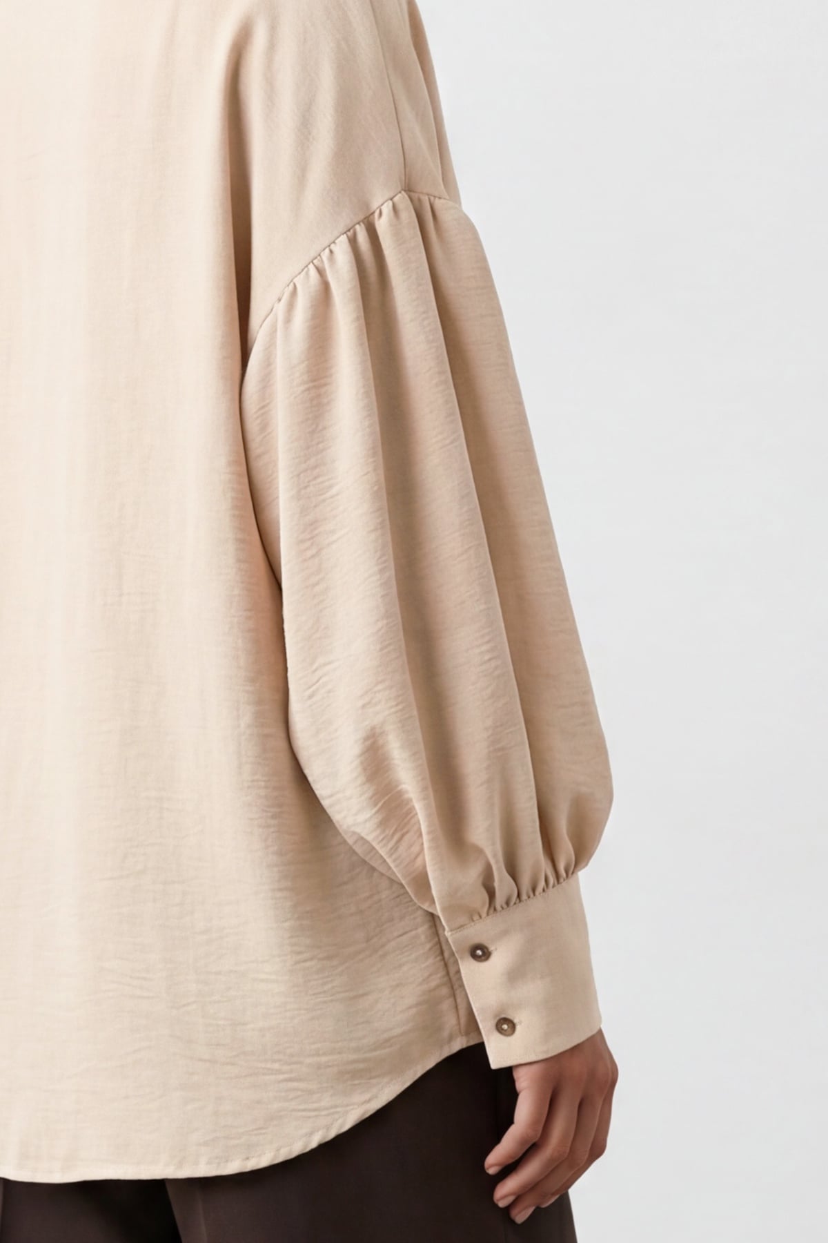 Kadın Vanilya Balon Kol Geniş Manşetli Oversize Keten Gömlek Alc-X15426