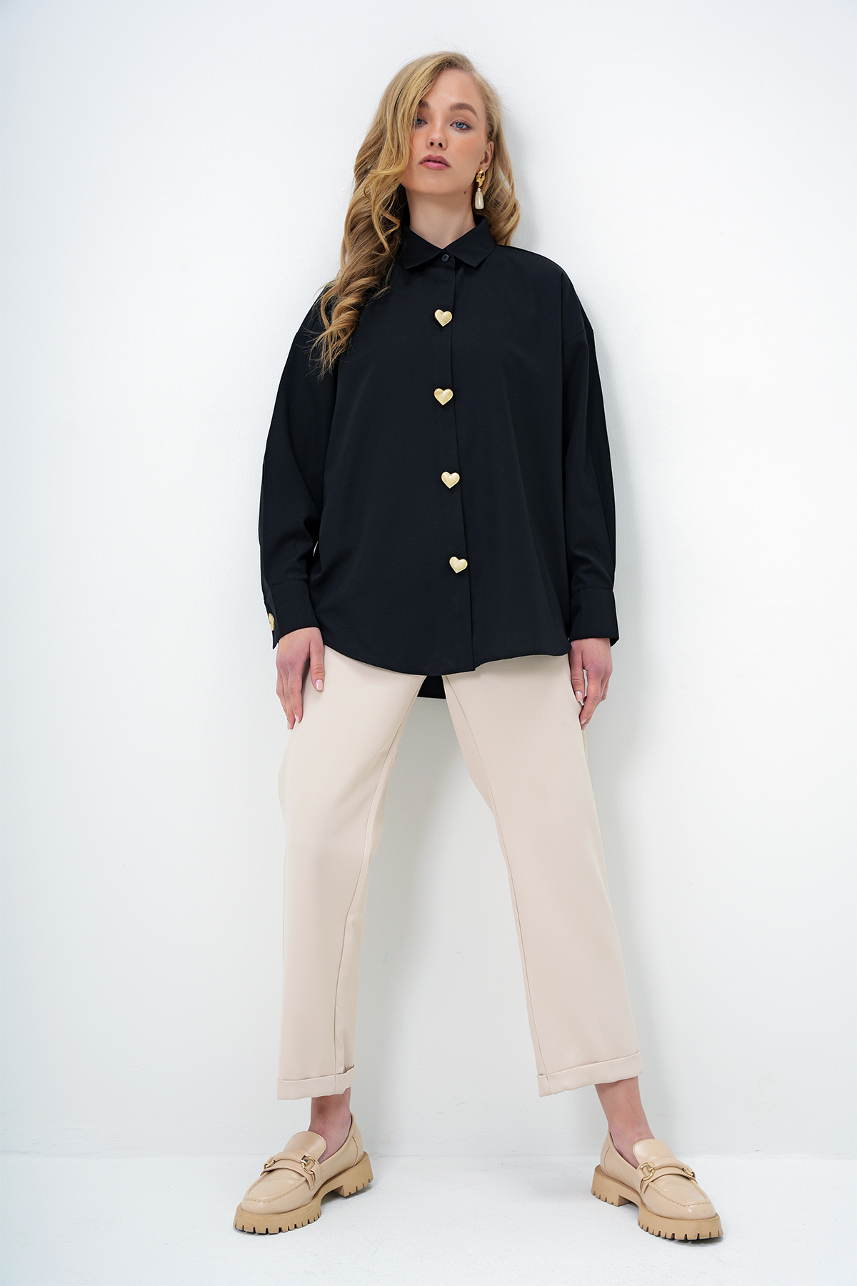 Kadın Siyah Kalp Düğmeli Oversize Poplin Gömlek ALC-X13935