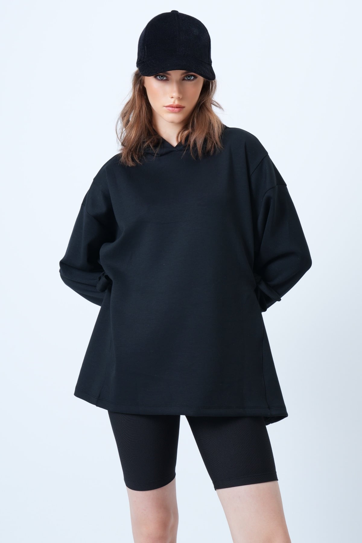Kadın Siyah Kapüsonlu Yandan Bağlamalı Modal Oversize Sweatshirt VS01176