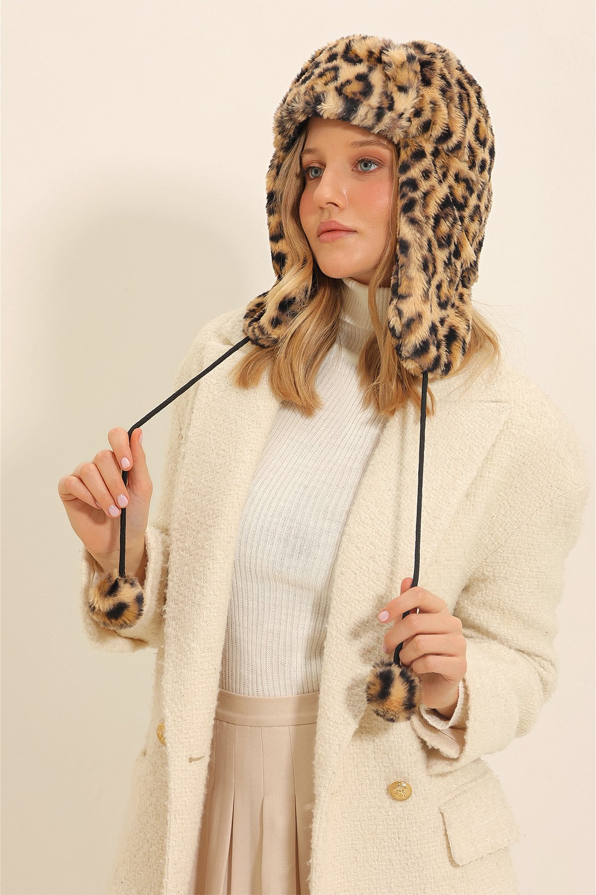 Kadın Leopar Leopar Desenli Kulaklıklı Şapka ALC-X11345