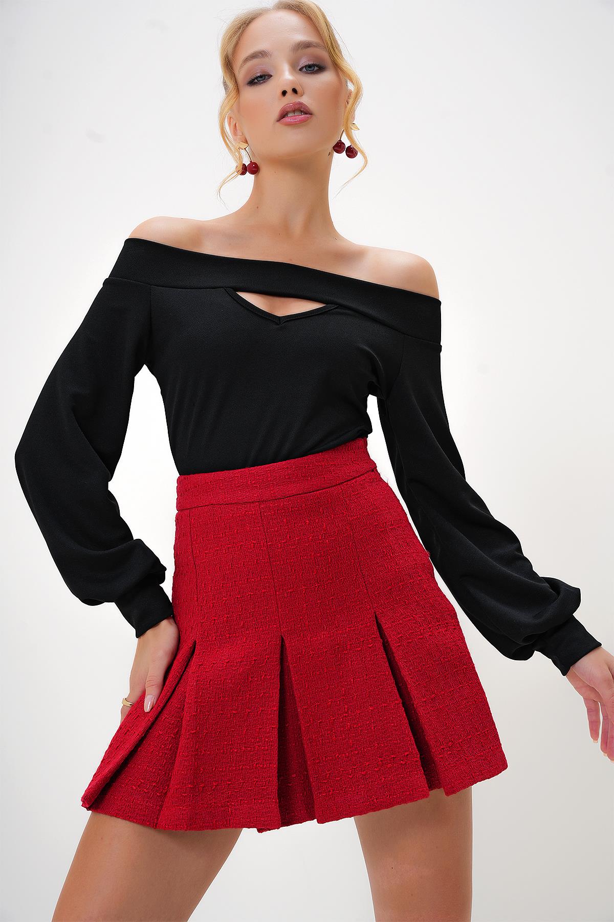 Kadın Siyah Madonna Yaka Cut Out Detaylı Örme Bluz ALC-X12948
