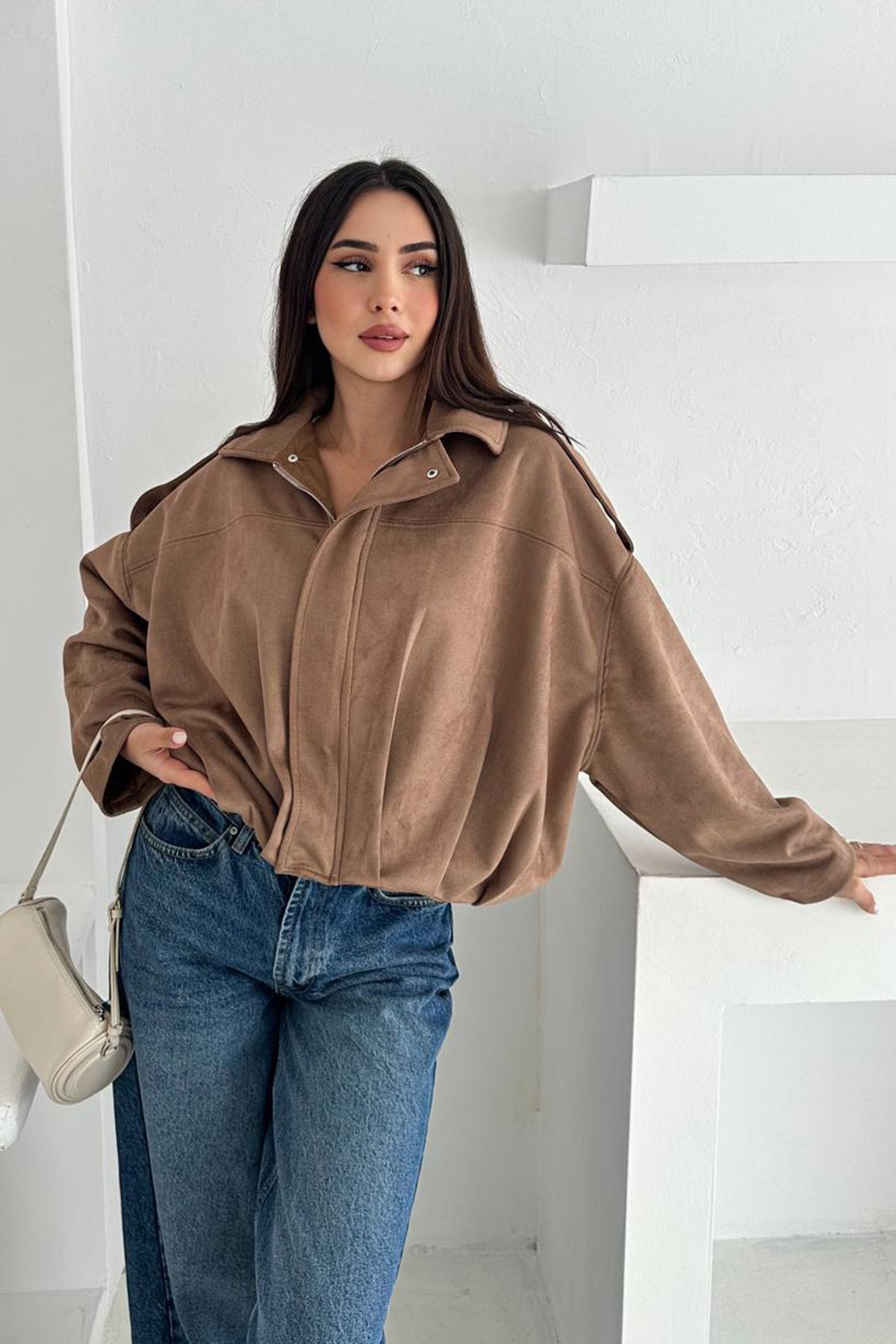 Kadın Bej Oversize Süet Fermuarlı Ceket VS01267