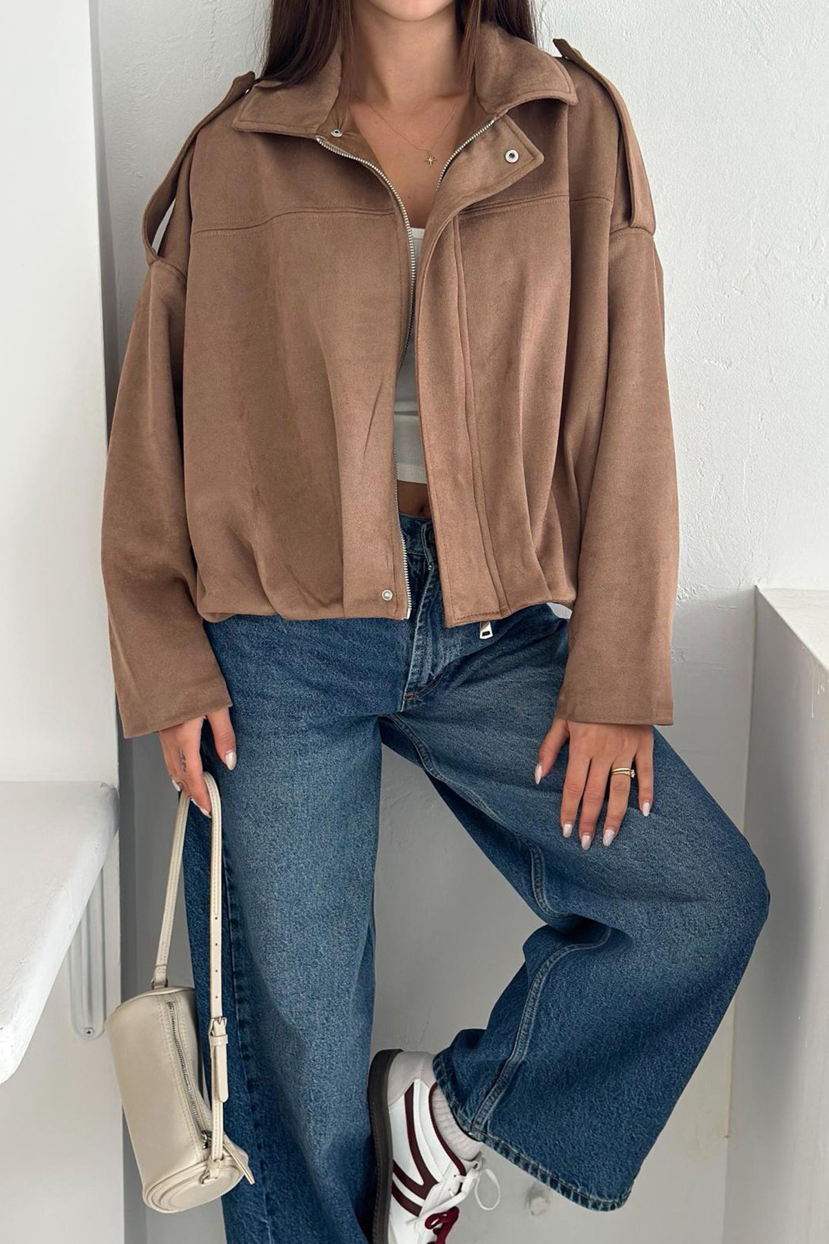 Kadın Bej Oversize Süet Fermuarlı Ceket VS01267