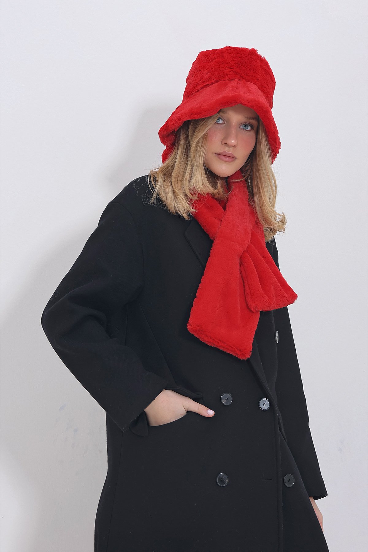 Kadın Kırmızı Peluş Şapka ALC-X11425