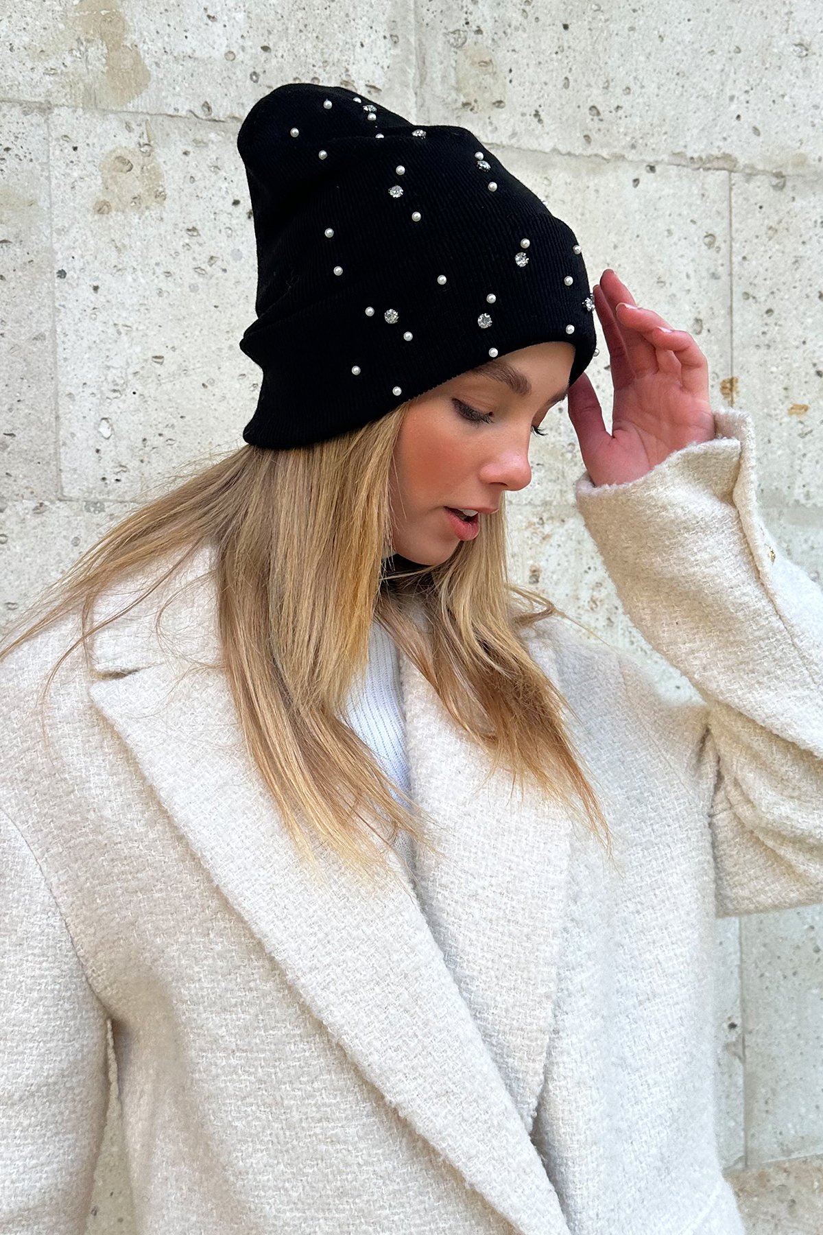 Kadın Siyah Taş İşlemeli Bere ALC-X11286