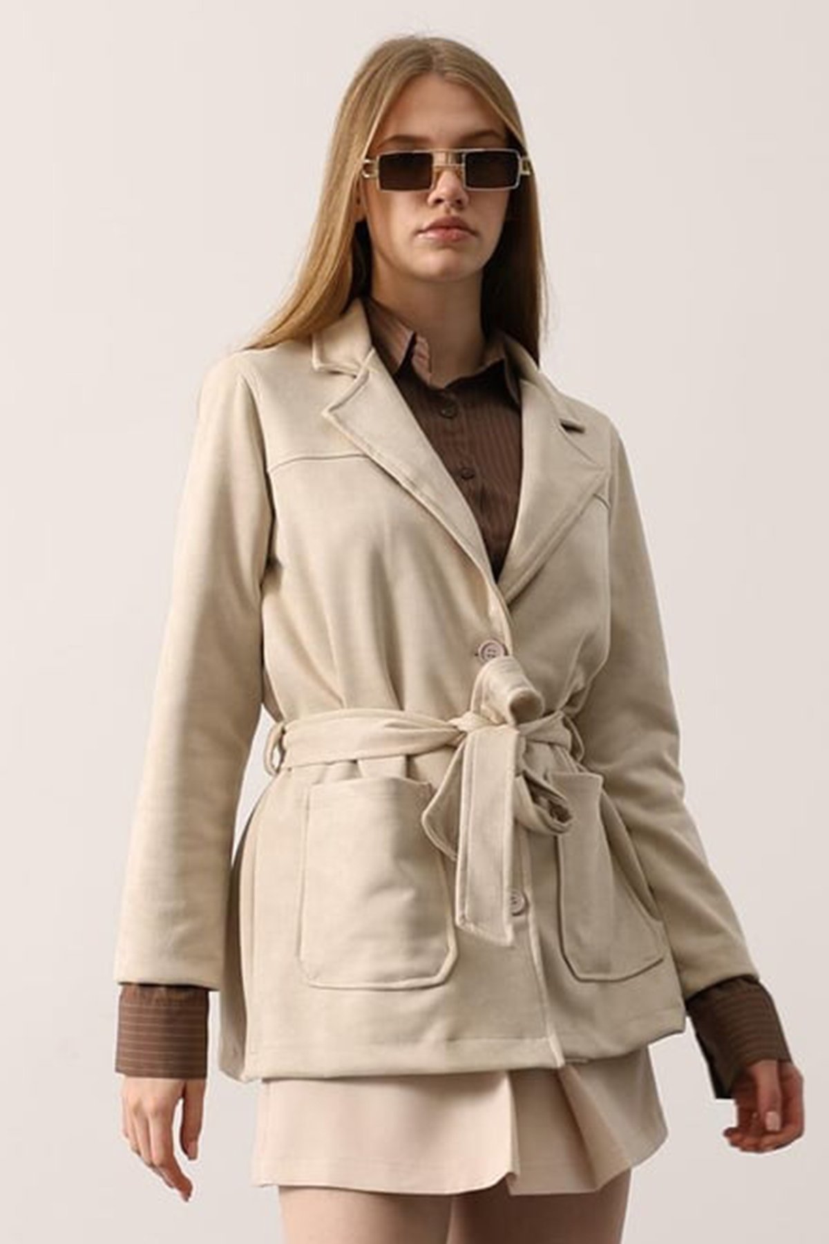 Kadın Taş Torba Cepli Kuşaklı Kruvaze Yaka Kaban VS01257