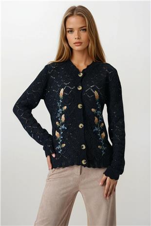 Kadın Siyah Ajurlu Çiçek Nakışlı Düğmeli Triko Hırka VS00860