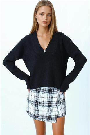 Kadın Siyah Aksesuar Detaylı V Yaka Uzun Kollu Triko Bluz VS01059