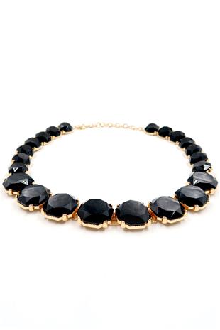 Kadın Siyah Altın Çerçeveli Geometrik Taşlı Tasarım Kolye ALC-X13818