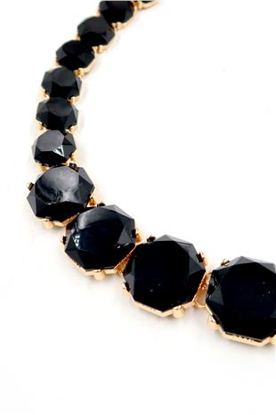 Kadın Siyah Altın Çerçeveli Geometrik Taşlı Tasarım Kolye ALC-X13818