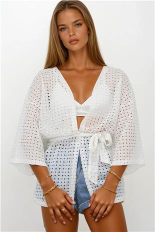 Kadın Beyaz Bağlama Detaylı Ajurlu Dantel Kimono Ceket VS00278