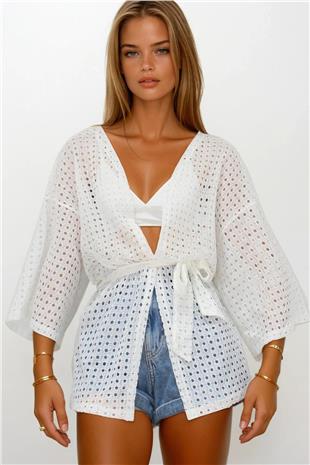 Kadın Beyaz Bağlama Detaylı Ajurlu Dantel Kimono Ceket VS00278