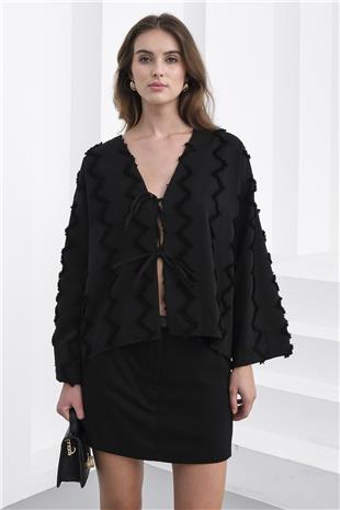 Kadın Siyah Bağlama Detaylı Zigzag Desenli Bluz VS01236