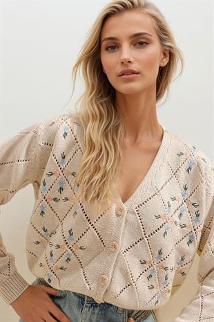 Kadın Bej Baklava Desenli Çiçek Nakışlı Triko Hırka ALC-X8993