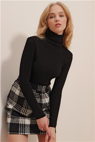 Kadın Siyah Balıkçı Yaka Fitilli Triko Kazak ALC-X9381