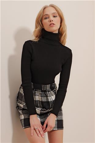 Kadın Siyah Balıkçı Yaka Fitilli Triko Kazak ALC-X9381