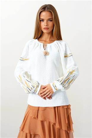 Kadın Beyaz Başak Nakışlı Bağcıklı Püskül Detaylı Bohem Bluz VS00861