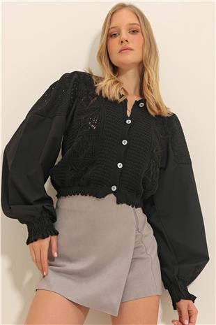 Kadın Siyah Bisiklet Yaka Ajurlu Kolları Fistolu Crop Triko Hırka ALC-X10077