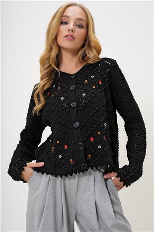 Kadın Siyah Bisiklet Yaka Ajurlu Ve Nakış İşlemeli Nostaljik Triko Hırka ALC-X9897