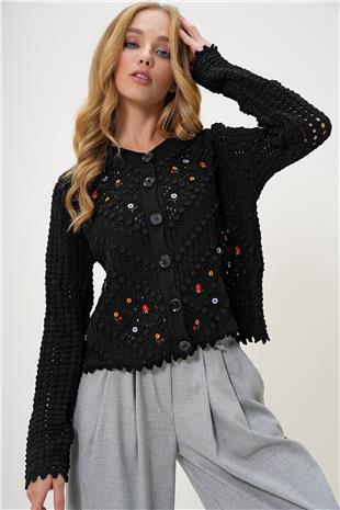 Kadın Siyah Bisiklet Yaka Ajurlu Ve Nakış İşlemeli Nostaljik Triko Hırka ALC-X9897