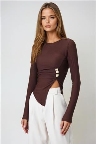 Kadın Kahverengi Bisiklet Yaka Asimetrik Kesim Aksesuar Detaylı Fitilli Bluz VS00999