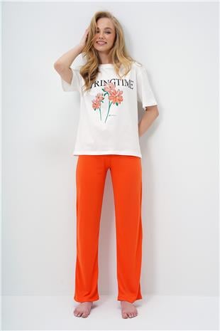 Kadın Turuncu Bisiklet Yaka Baskılı T-Shirt Ve Düz Renk Pantolonlu Pijama Takımı PJM-X13883